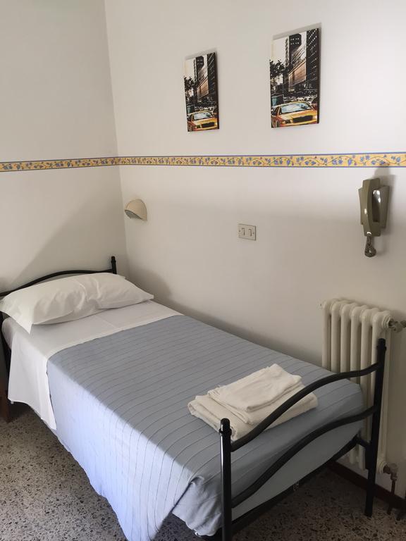 Hotel Zaghini Rimini Oda fotoğraf
